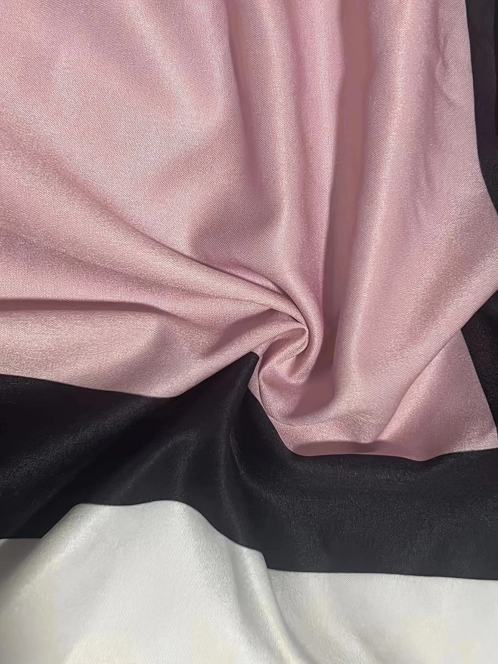 Chic Button-Up Dress Featuring Elegant Accents