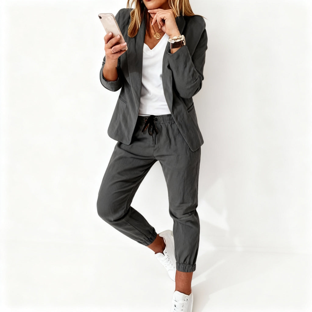 Stylish Women's Blazer and Jogger Set – Coordinated Blazer and Pant Outfit