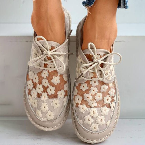 Embroidered Liz Athletic Shoes
